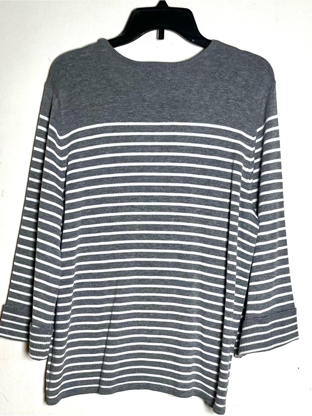 Liz Claiborne Gray & White Striped Long Sleeve Top - Picture 2 of 6